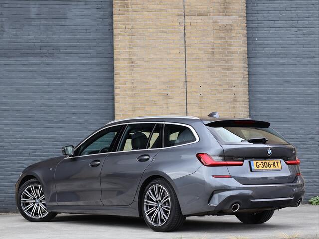BMW 3-SERIE Touring 330i M Sport Pano | HUD | Leder | ACC | Trekhaak | Memory