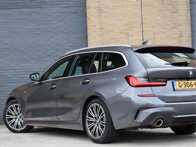 BMW 3-SERIE Touring 330i M Sport Pano | HUD | Leder | ACC | Trekhaak | Memory