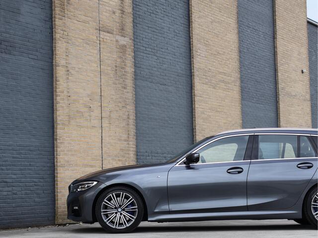 BMW 3-SERIE Touring 330i M Sport Pano | HUD | Leder | ACC | Trekhaak | Memory