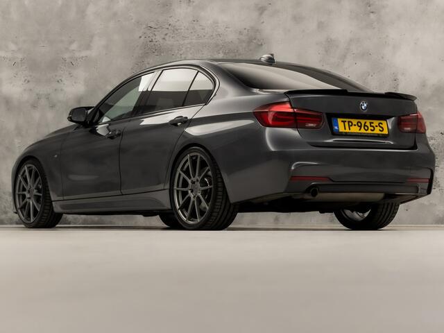 BMW 3-SERIE 318i M Sport Automaat (GROOT NAVI, DEALER ONDERHOUDEN, M PAKKET, VIRTUAL COCKPIT, SPORTSTOELEN, STOELVERWARMING, CAMERA, LEDER, GETINT GLAS, NIEUWSTAAT)