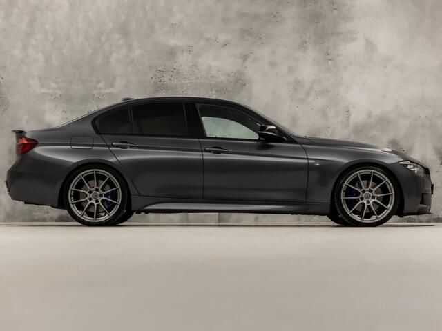 BMW 3-SERIE 318i M Sport Automaat (GROOT NAVI, DEALER ONDERHOUDEN, M PAKKET, VIRTUAL COCKPIT, SPORTSTOELEN, STOELVERWARMING, CAMERA, LEDER, GETINT GLAS, NIEUWSTAAT)
