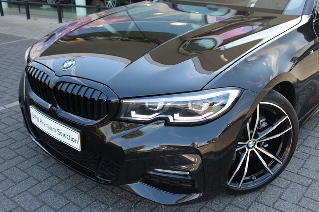 BMW 3-SERIE 318i High Executive M Sport Automaat / Sportstoelen / LED / Stoelverwarming / Getint glas