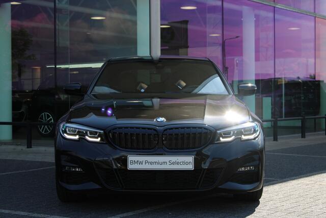BMW 3-SERIE 318i High Executive M Sport Automaat / Sportstoelen / LED / Stoelverwarming / Getint glas