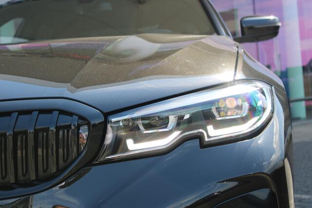 BMW 3-SERIE 318i High Executive M Sport Automaat / Sportstoelen / LED / Stoelverwarming / Getint glas