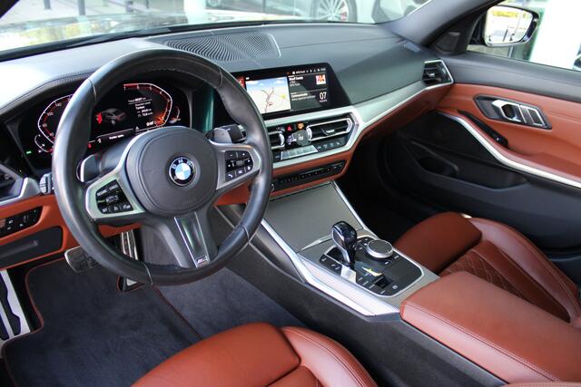 BMW 3-SERIE 318i High Executive M Sport Automaat / Sportstoelen / LED / Stoelverwarming / Getint glas