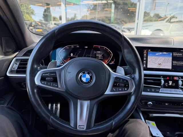 BMW 3-SERIE 318i Executive Edition M-SPORT |LEDER SPORT INTERIEUR| BORDENHERKENNING| DODE HOEK DETECTIE | AIROC/ECC | CRUISECONTROLL | CAMERA | PARKEERSENSOREN |