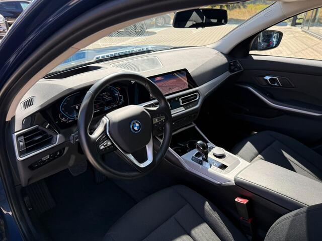 BMW 3-SERIE Touring 320e Touring Advantage *Innovation Pack*
