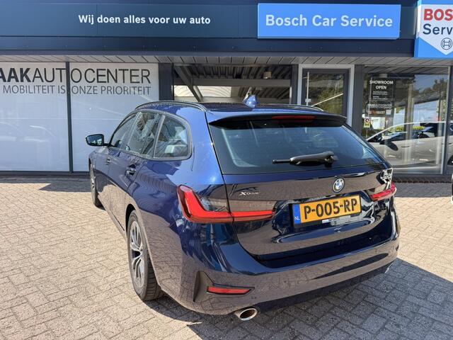 BMW 3-SERIE Touring 320e xDrive Business EditionPlus | Pano | Camera | Leer