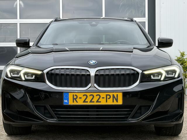 BMW 3-SERIE Touring 330e Executive 293pk | Nieuw Model | Virtual Cockpit | Apple Carplay/Android Auto | Dab | Elektrisch bedienbare achterklep | LED koplampen | Sportstoelen | Trekhaak elektrisch bedienbaar | Zeer compleet!