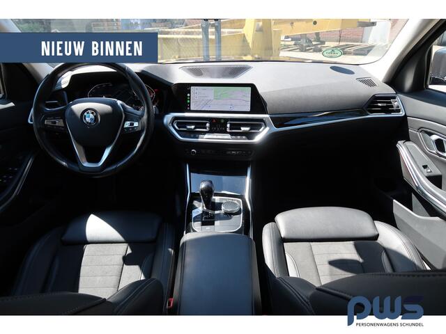 BMW 3-SERIE Touring 318i Business Edition Led / Cruise / Navi / Carplay / PDC / Leer / Clima / NL auto