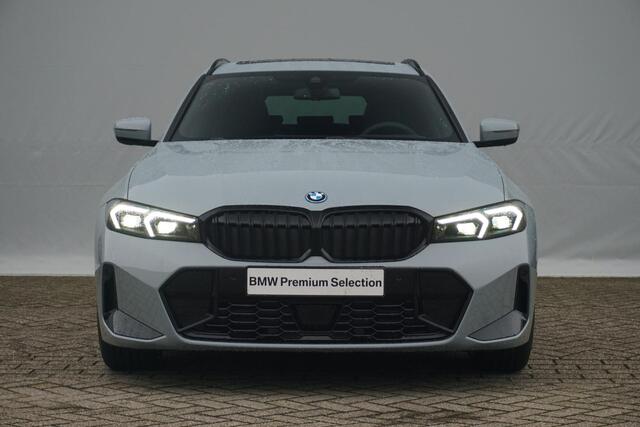 BMW 3-SERIE Touring 320e | M Sportpakket Pro | Panoramadak | Trekhaak | Comfort Acces