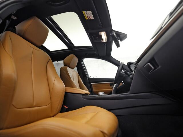 BMW 3-SERIE 318i M Sport Automaat (PANORAMADAK, M PAKKET, GROOT NAVI, COGNAC LEDER, STOELVERWARMING, SPORTSTOELEN, VIRTUAL COCKPIT, PARKEERSENSOREN, GETINT GLAS, NIEUWSTAAT)