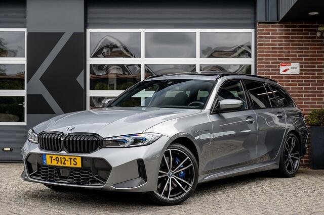 BMW 3-SERIE 330 330e Touring M Sport | Panorama | ACC | Harman/Kardon | Trekhaak | Stoelverw. | 19' Inch |