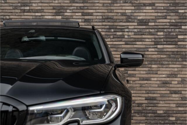 BMW 3-SERIE Touring 330e | M-Sport | Live Cockpit | Panorama | Leder | Memory | Head-Up | Trekhaak | 360 Camera | 19"LM | Saphire Zwart