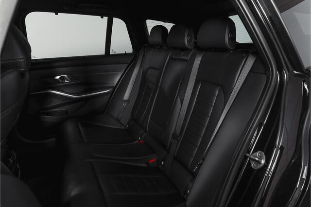 BMW 3-SERIE Touring 330e xDrive M Sport Edition | Dig. Cockpit | Adapt. Cruise | Stoelverw. | PDC | 360 Camera | NAV + App. Connect | ECC | Elek. Klep | LM 18" | 3198