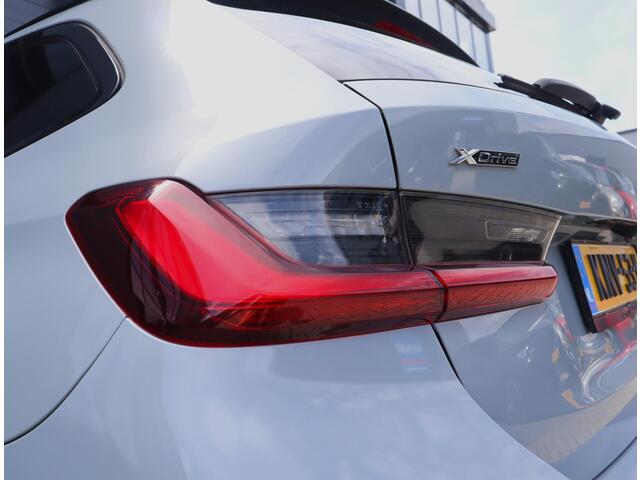 BMW 3-SERIE Touring 330e xDrive M Sport | Pano | Memory | Trekhaak | Laser | ACC | BLIS | Leer | HUD