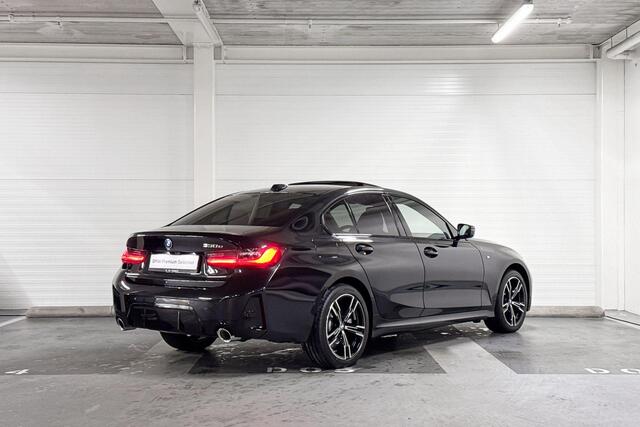 BMW 3-SERIE 330e M Sport | Schuifdak
