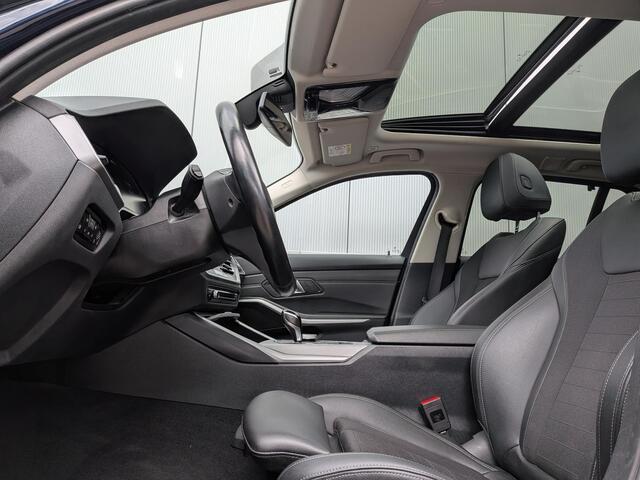 BMW 3-SERIE Touring 330e eDrive Edition | Panorama | Trekhaak | Sportst | 1e Eig | Parking Pack | 100% Dealeroh