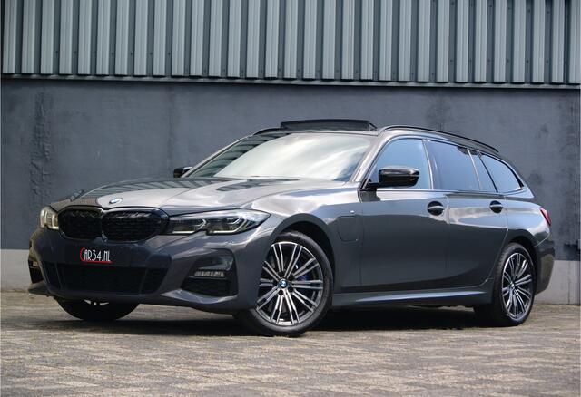 BMW 3-SERIE Touring 330e 292PK High Ex. M-Sport Shadow Panoramadak/Laser/Carplay/Stuurverw./Afn.trekhk/Davitgrau/Carbon