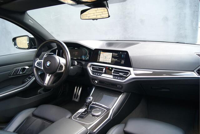 BMW 3-SERIE Touring 330e 292PK High Ex. M-Sport Shadow Panoramadak/Laser/Carplay/Stuurverw./Afn.trekhk/Davitgrau/Carbon