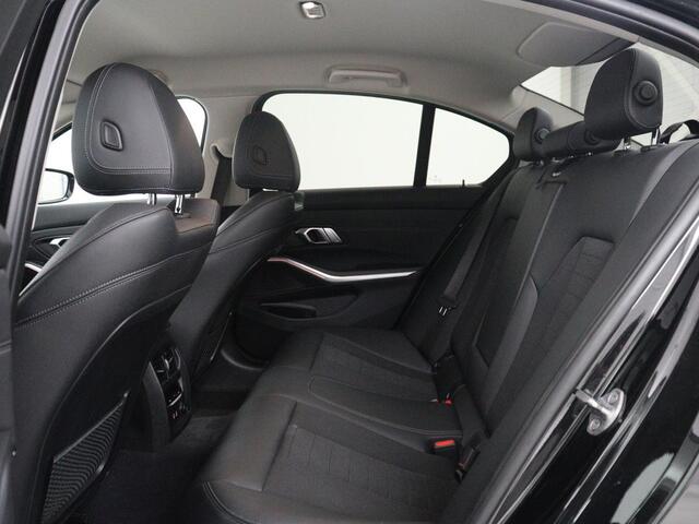 BMW 3-SERIE 320i Executive Edition | Half leder | Cruise control | Navigatie | Bluetooth | Carplay | Park assist | Interieurverlichting | Virtueel dashboard | Climate control | Full LED | 18" velgen