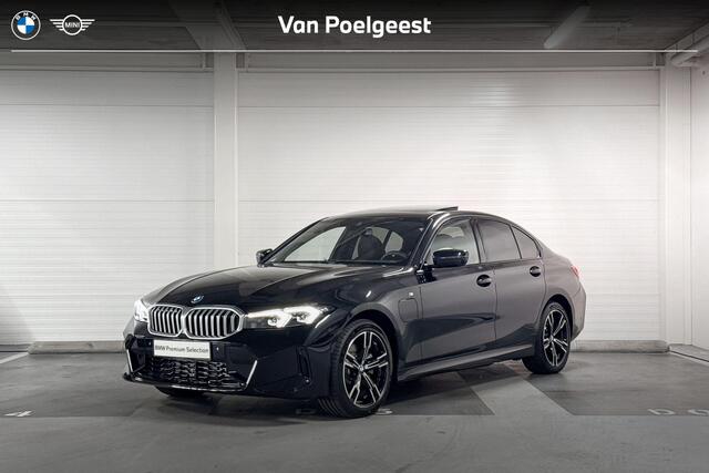 BMW 3-SERIE Sedan 330e M Sport | Schuifdak | Trekhaak