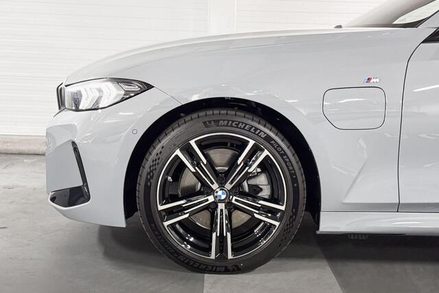 BMW 3-SERIE Sedan 330e M Sport | Schuifdak | Trekhaak