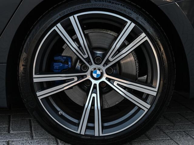 BMW 3-SERIE Touring 330i High Executive Edition M-Sport | NL-Auto | Dealeronderhouden | Panoramadak | Harman/Kardon | HUD | Camera | Ambiance Interieur | Stoelverwarming |