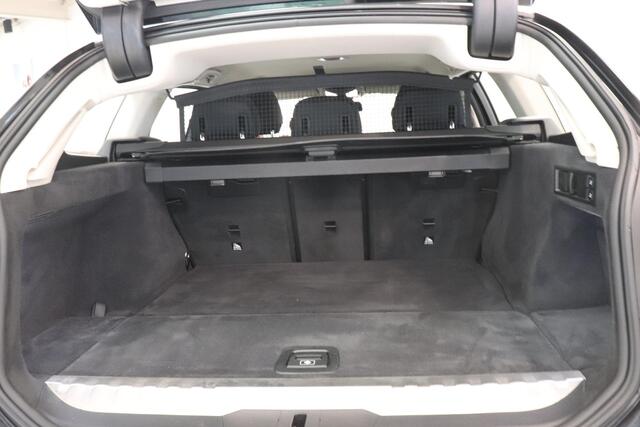 BMW 3-SERIE Touring 330e Business Edition Plus | Climate control | SoH 91,7% | Leder | Parkeersensoren | AppleCarplay AndroidAuto | Stoelverwarming | Elek achterklep |