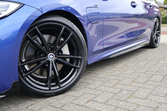 BMW 3-SERIE 330e Touring M Sport (292pk) M340i Look/Laser/Panodak/Helix Geluidsysteem