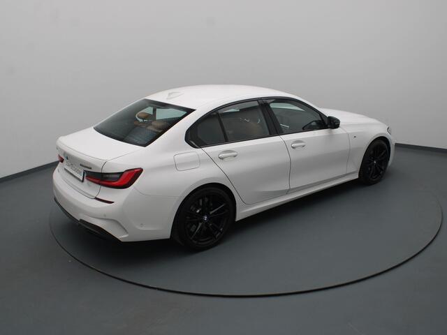 BMW 3-SERIE 375pk M340i xDrive Executive Apple Carplay/Android Auto | Climate