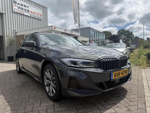 BMW 3-SERIE Touring 320e | Facelift | Trekhaak Automatisch | Adaptieve Cruise Control | Sportstoelen |