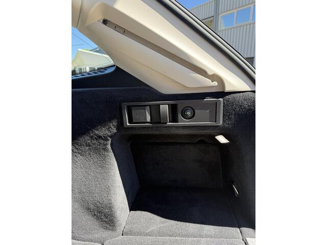 BMW 3-SERIE Touring 320e | Facelift | Trekhaak Automatisch | Adaptieve Cruise Control | Sportstoelen |
