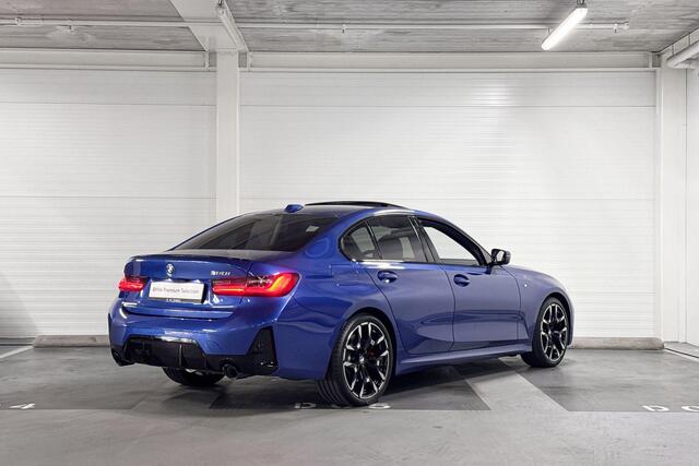 BMW 3-SERIE Sedan 320i M Sport | Schuifdak | trekhaak