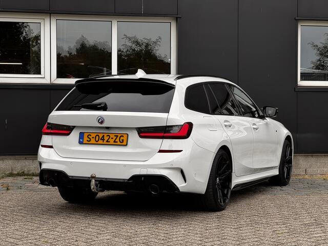BMW 3-SERIE Touring 330e High Executive M-sport/Pano/Head-up/trekh/Laserlicht/Elek stoelen