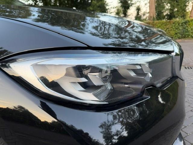 BMW 3-SERIE 320i Executive Edition/Xenon/Led/Navi/Pdc/Cruise
