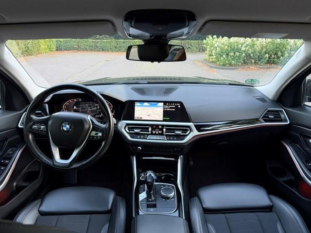 BMW 3-SERIE 320i Executive Edition/Xenon/Led/Navi/Pdc/Cruise