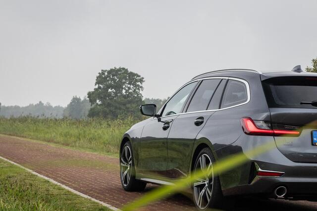 BMW 3-SERIE Touring 320d High Executive Edition