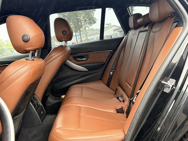BMW 3-SERIE Touring 318i - M PAKKET NAP! - automaat - navi - airco - cruise