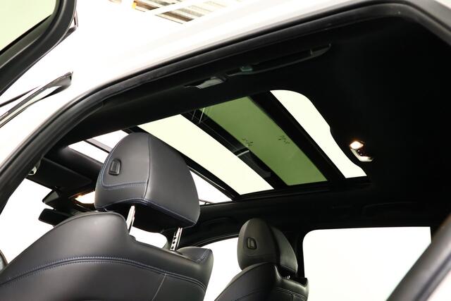 BMW 3-SERIE 330e M-Sport Pro Panorama / Opendak / Pilot assist / Harmankardon / HUD