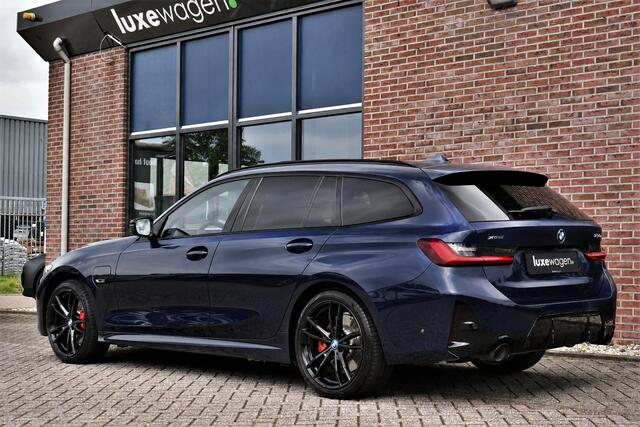 BMW 3-SERIE Touring 330e xDrive M-Sport Pro Pano DA-Prof 360 HUD H/K E-zetels 19inch