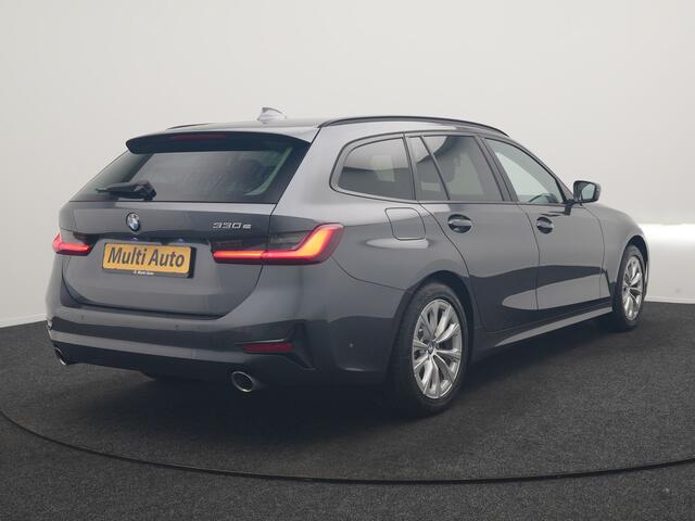 BMW 3-SERIE Touring 330e PHEV 293pk Dealer O.H. | Cruise Control | Camera | Stoelverwarming | Carplay | DAB | Navigatie | 17"L.M | Plug In Hybrid |
