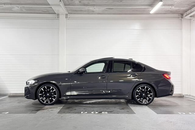 BMW 3-SERIE Sedan 320i M Sport | Schuifdak