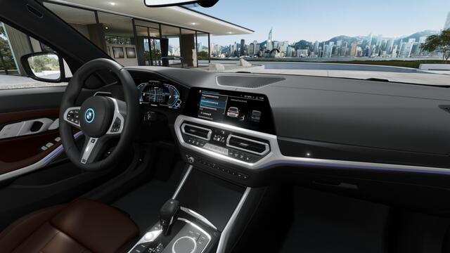 BMW 3-SERIE touring 330e 292PK X-drive / M Sport / pano / Laser / BTW auto / 360°