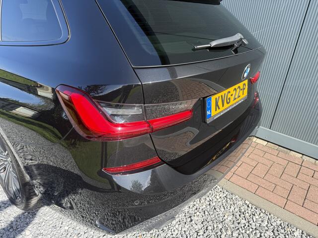 BMW 3-SERIE Touring 318i 2.0 156pk Automaat High Executive M-Sportpakket