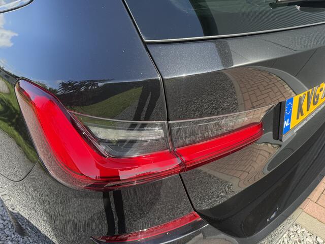 BMW 3-SERIE Touring 318i 2.0 156pk Automaat High Executive M-Sportpakket
