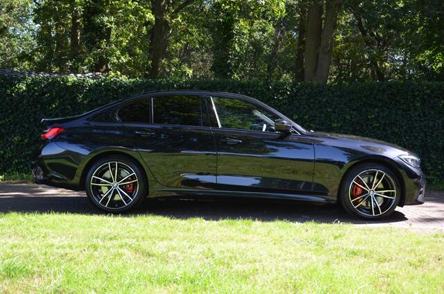 BMW 3-SERIE 320e Business Edition Plus M Sport Automaat/Navi/Pdc/Ecc/Achteruitrijcamera/Stoelverwarming/Apple Carplay/Android Auto /virtual dashboard/Cruise control adaptief/Extra getint glas/Leer