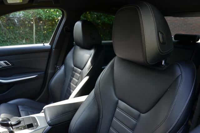 BMW 3-SERIE 320e Business Edition Plus M Sport Automaat/Navi/Pdc/Ecc/Achteruitrijcamera/Stoelverwarming/Apple Carplay/Android Auto /virtual dashboard/Cruise control adaptief/Extra getint glas/Leer