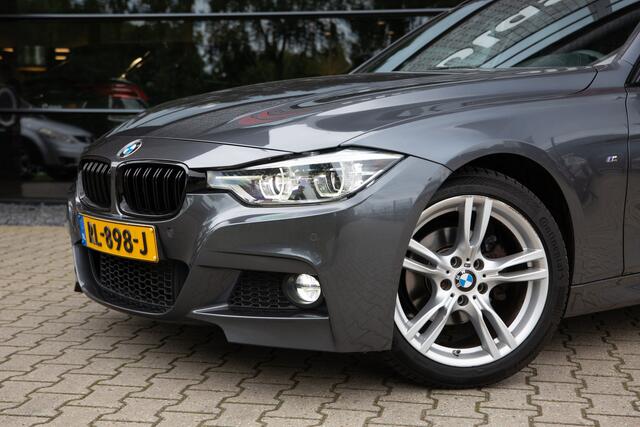BMW 3-SERIE Touring 320i High Executive M-Sport , Leder, Trekhaak, Stoelverwarming