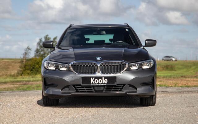 BMW 3-SERIE Touring 330e High Executive LED / DEALER ONDERHOUDEN / CAMERA / CARPLAY / PHEV